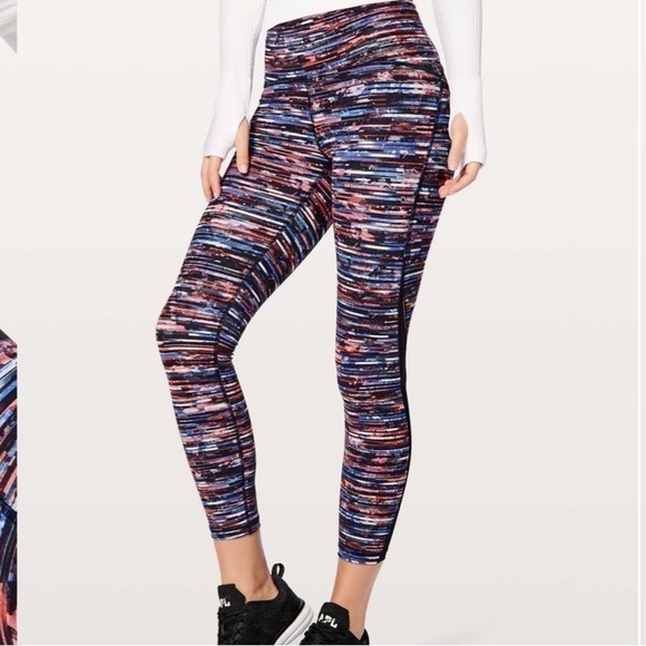 Lululemon train times 7/8 pant 25” Hinshu alpine white multi/black blue size 4 - Picture 1 of 9